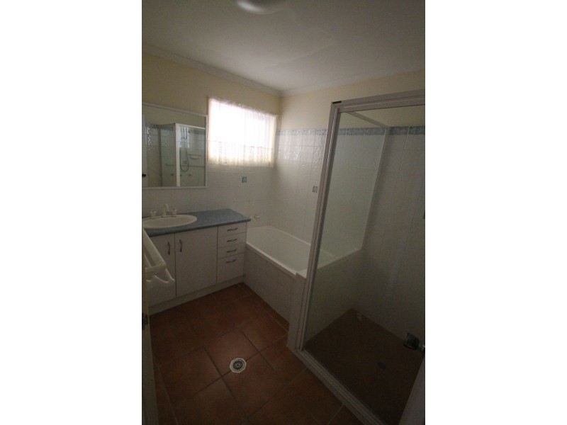 4 Hawthorne Street, West Gladstone QLD 4680