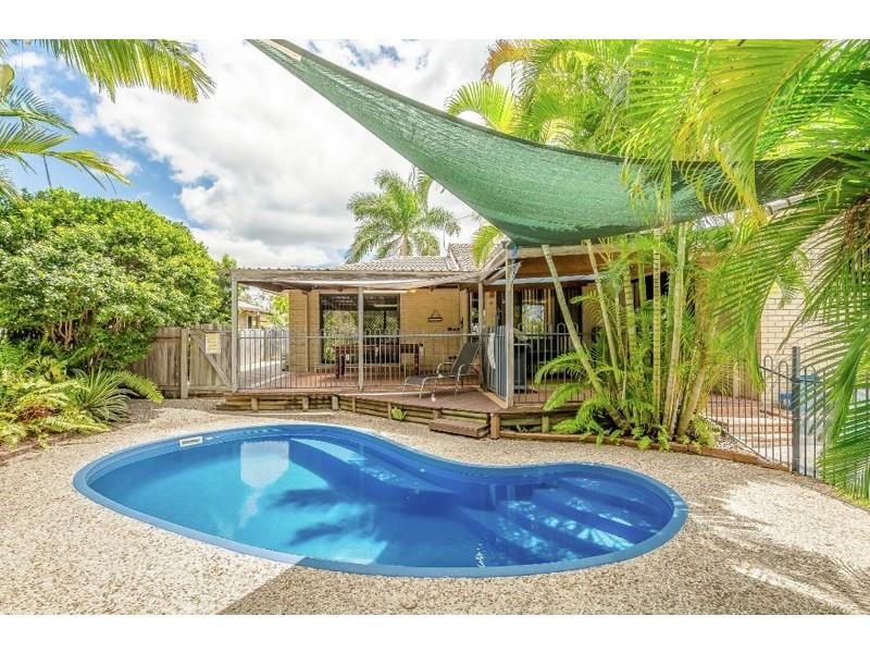 29 Hamilton Drive, Clinton QLD 4680