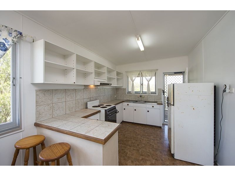 16 Coase Street, West Gladstone QLD 4680