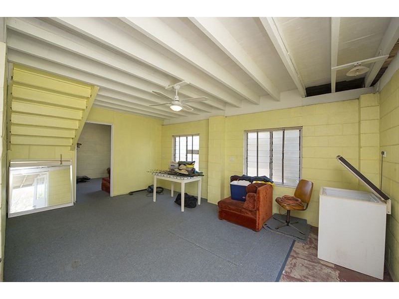 16 Coase Street, West Gladstone QLD 4680