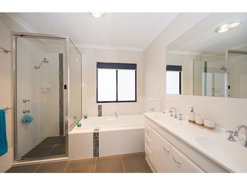 12 Maraboon Court, Clinton QLD 4680