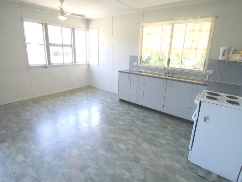 2 Callide Crescent, Barney Point QLD 4680