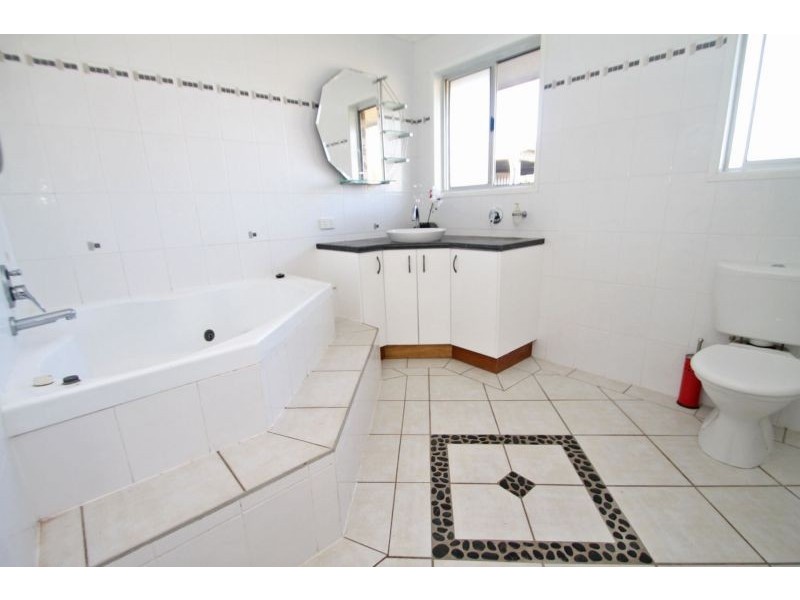 20 Finchley Street, Telina QLD 4680