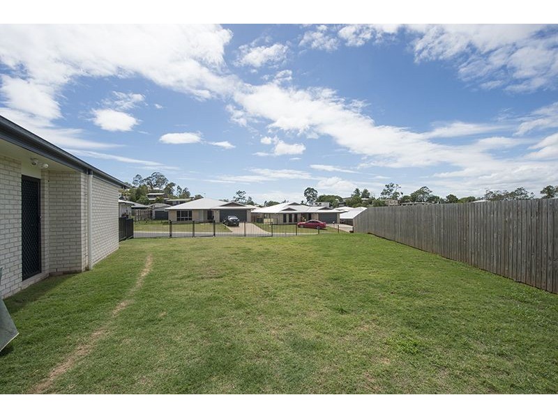 17 Valley Way, Boyne Island QLD 4680