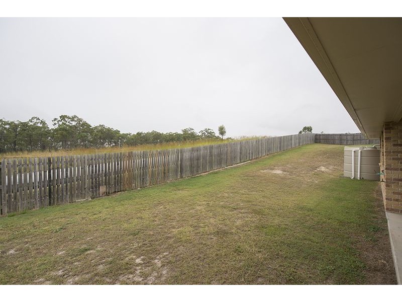 8 Eyre Court, Glen Eden QLD 4680