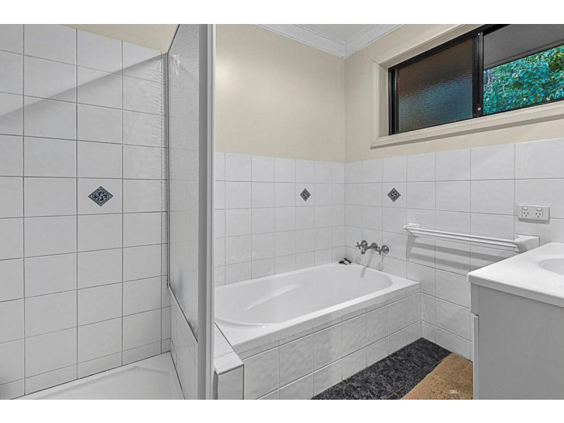 9 Halton Street, Stafford Heights QLD 4053