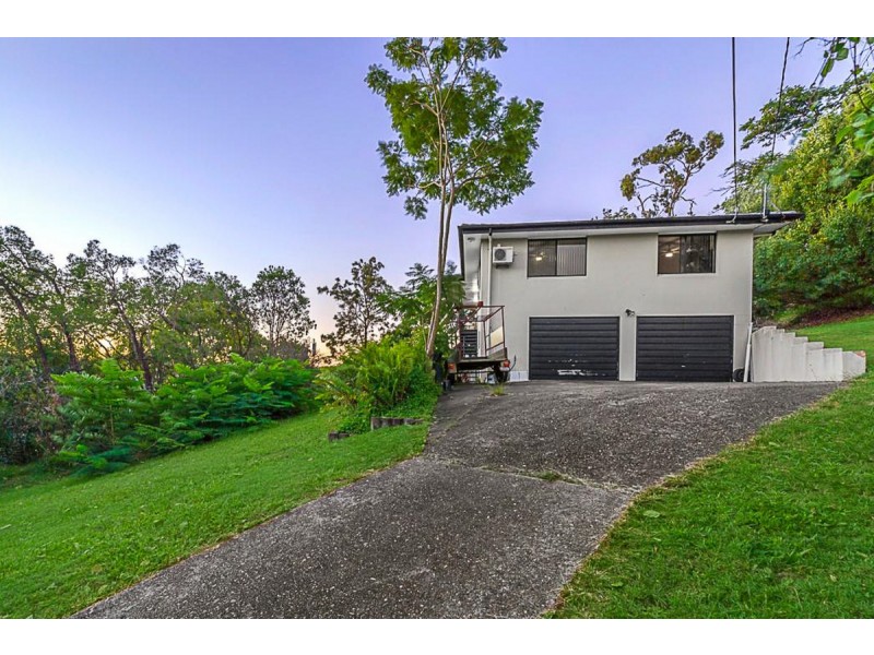 9 Halton Street, Stafford Heights QLD 4053