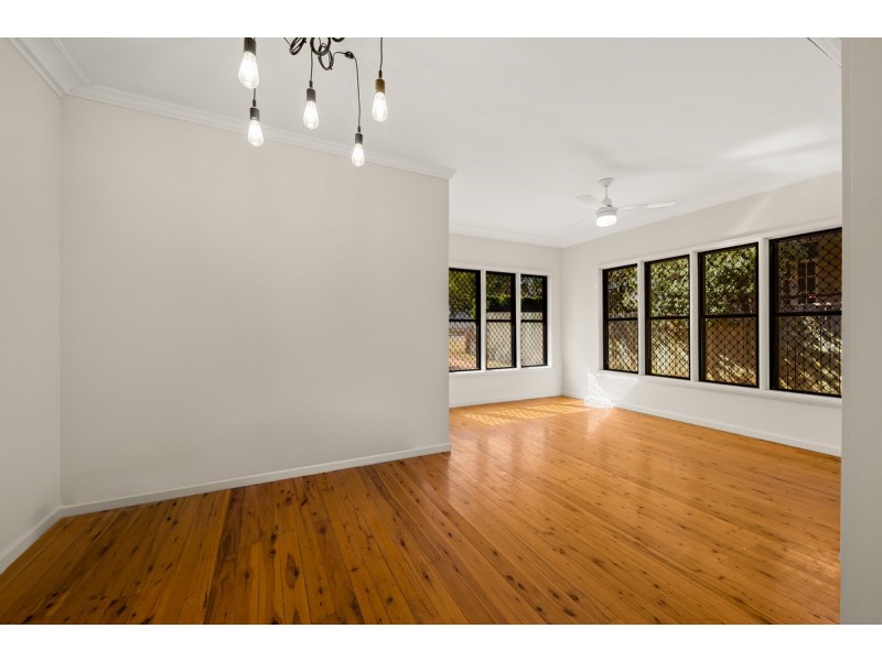 18 Robinson Street, North Toowoomba QLD 4350