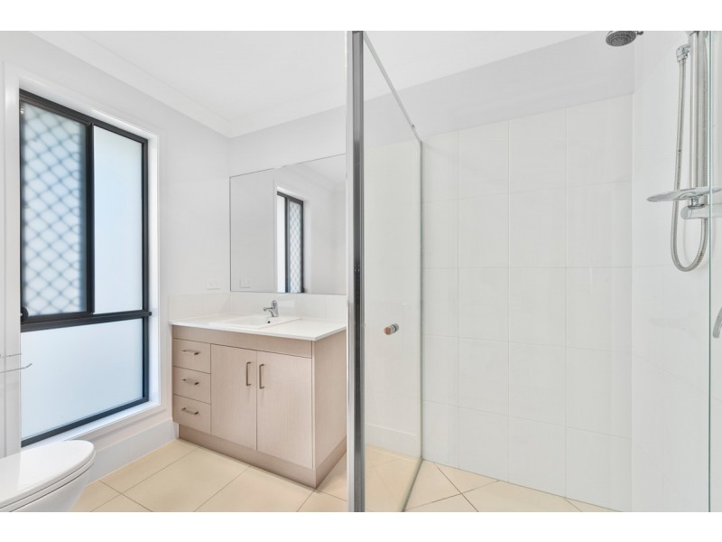 11 Mariette Street, Harristown QLD 4350