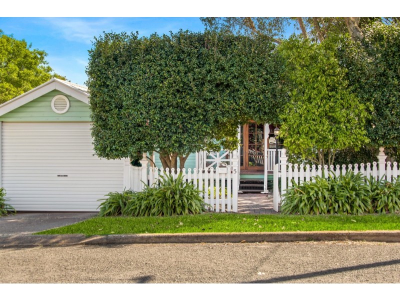 5 Sir Street, North Toowoomba QLD 4350