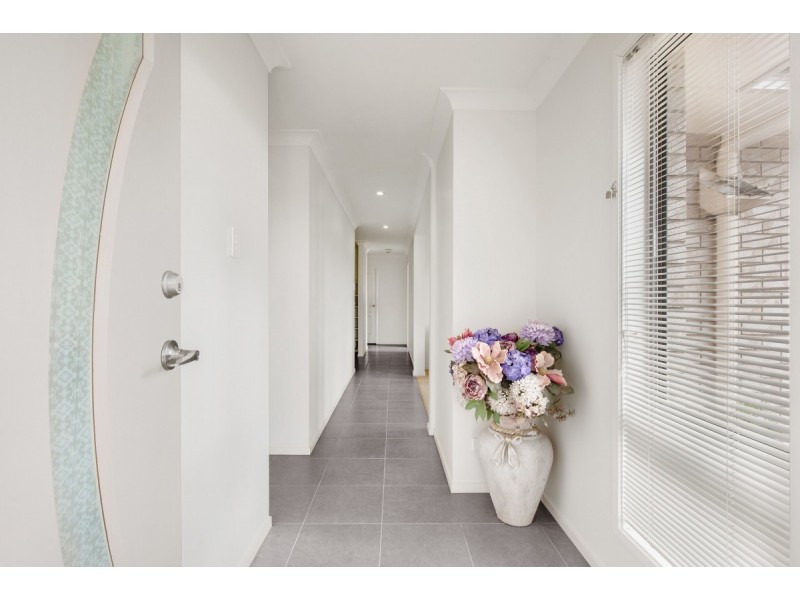 36 Barambah Street, Glenvale QLD 4350