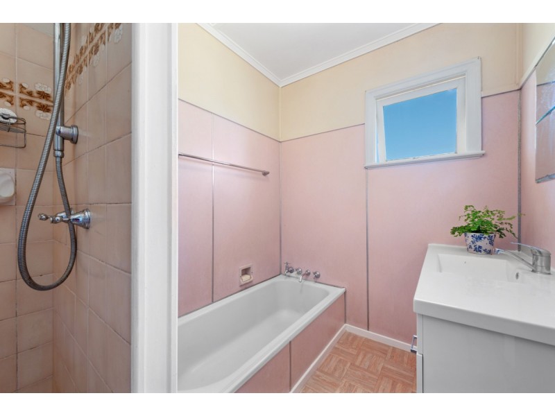 266 Geddes Street, Centenary Heights QLD 4350