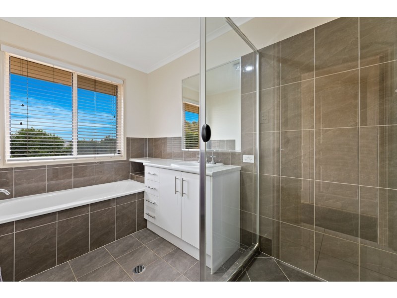 11 Panorama Crescent, Gowrie Junction QLD 4352