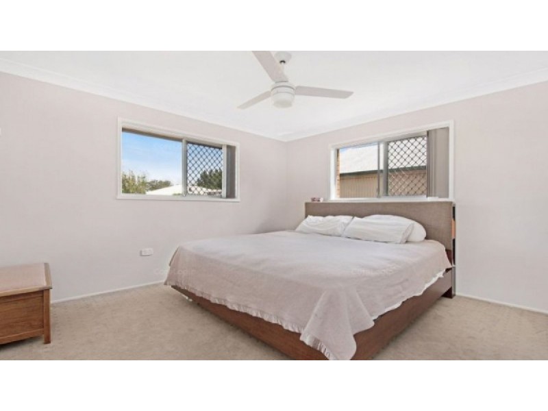 1/2 Doncaster Street, Newtown QLD 4350