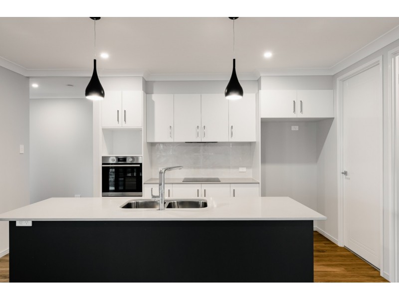 4 Fullbrook Avenue, Highfields QLD 4352