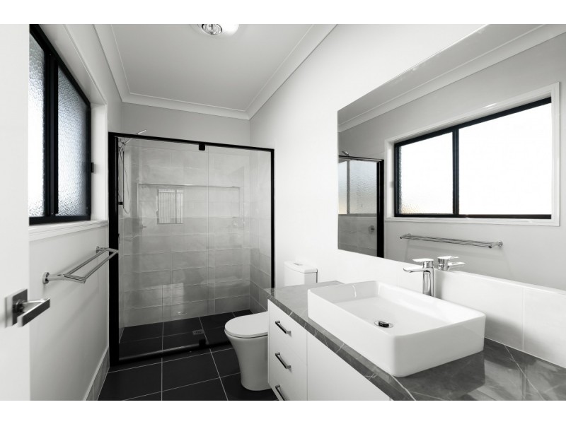 4 Fullbrook Avenue, Highfields QLD 4352
