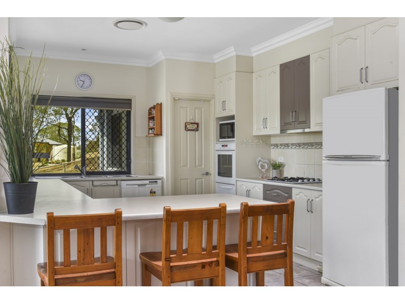 1 Karingal Court, Glenvale QLD 4350