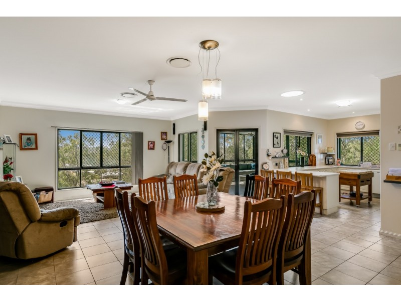 1 Karingal Court, Glenvale QLD 4350