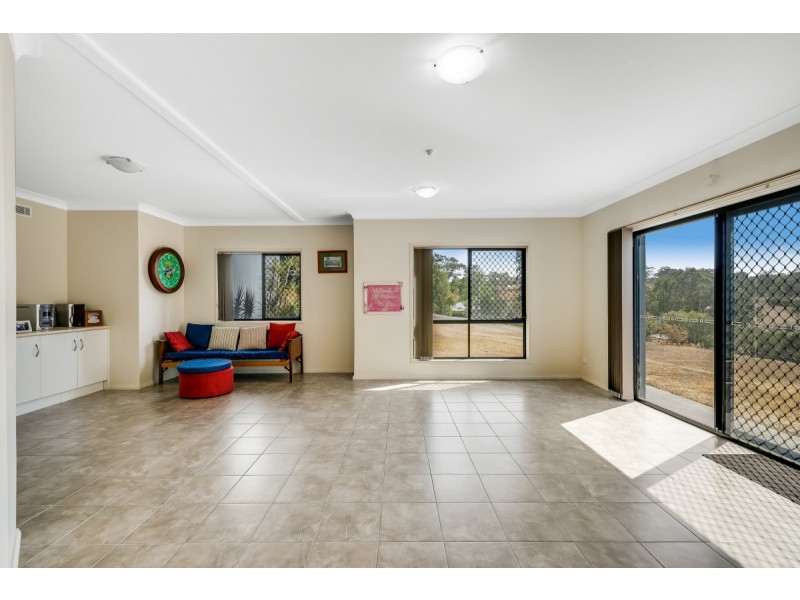 1 Karingal Court, Glenvale QLD 4350