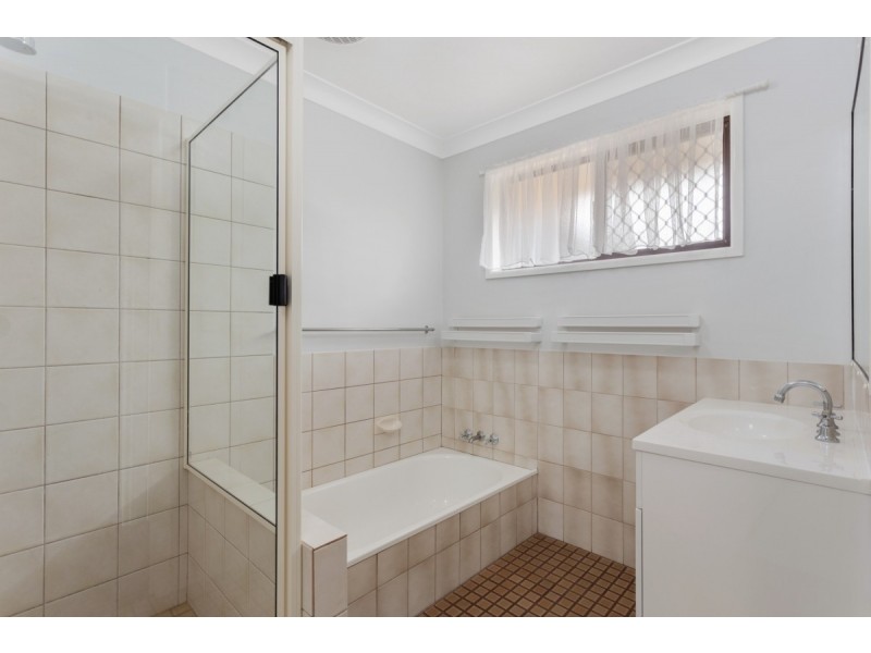 18 Panda Street, Harristown QLD 4350