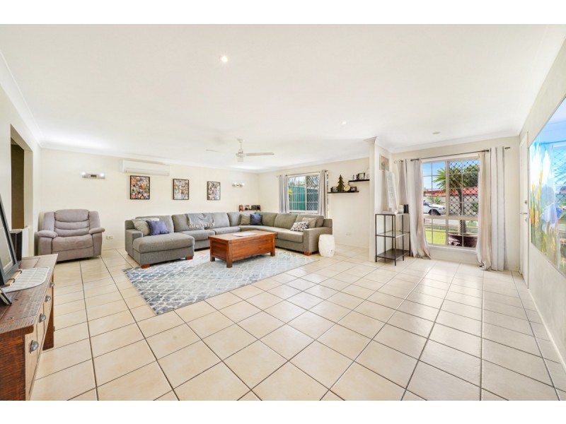 8 Danvers Court, Hillcrest QLD 4118