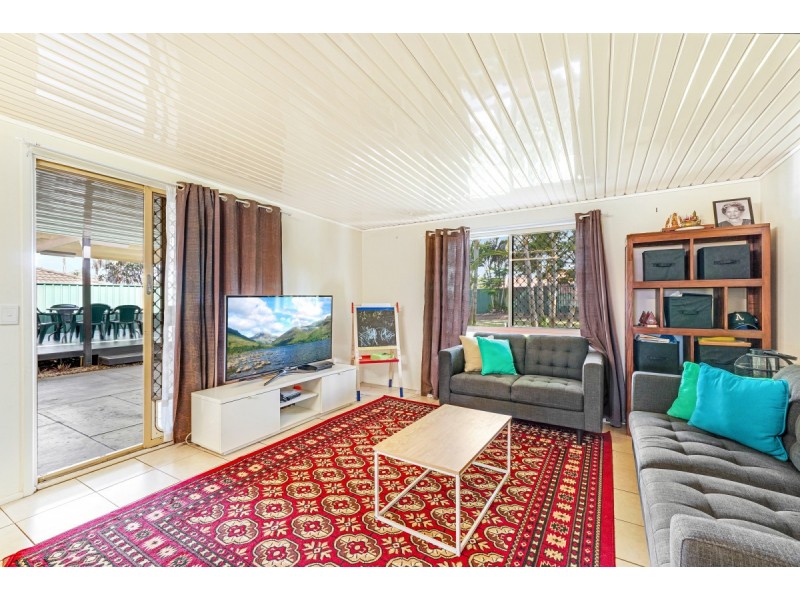 8 Danvers Court, Hillcrest QLD 4118