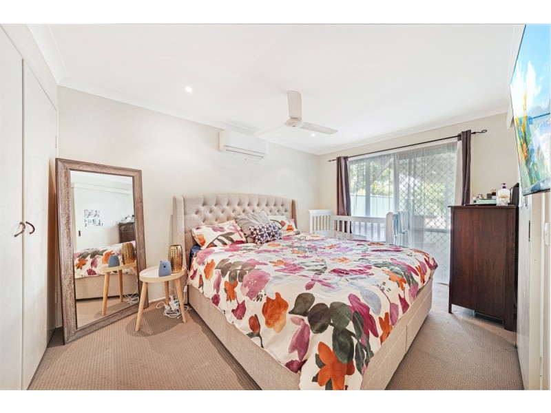 8 Danvers Court, Hillcrest QLD 4118