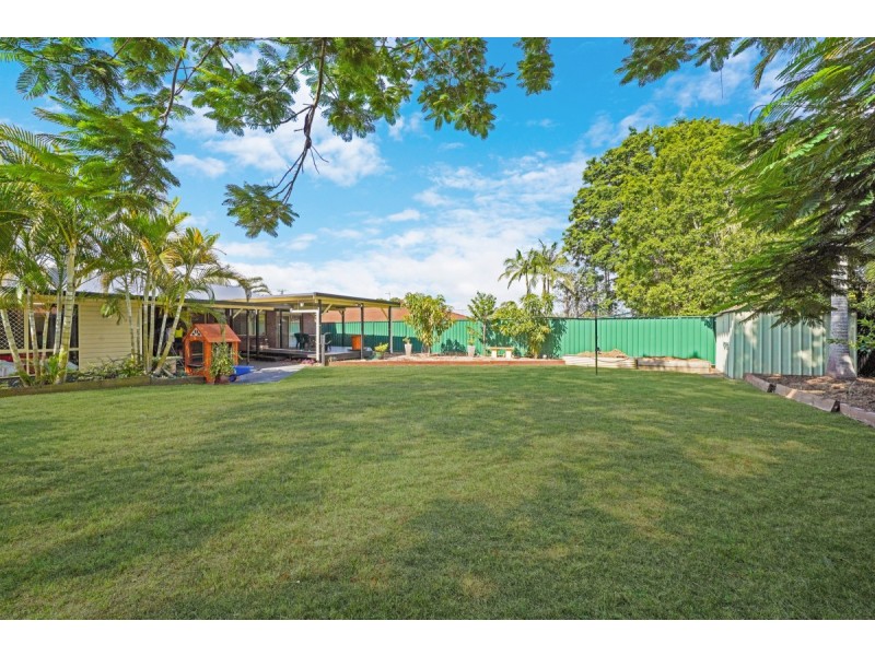 8 Danvers Court, Hillcrest QLD 4118