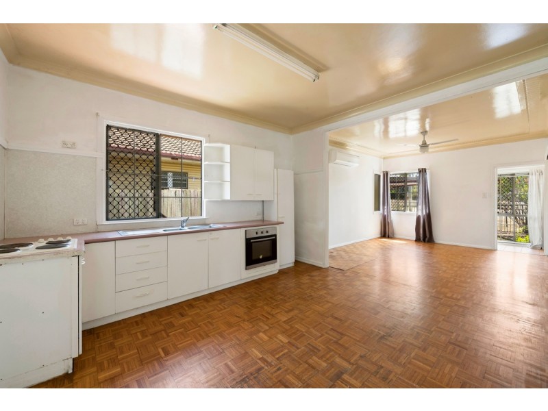 30 Doncaster Street, Newtown QLD 4350