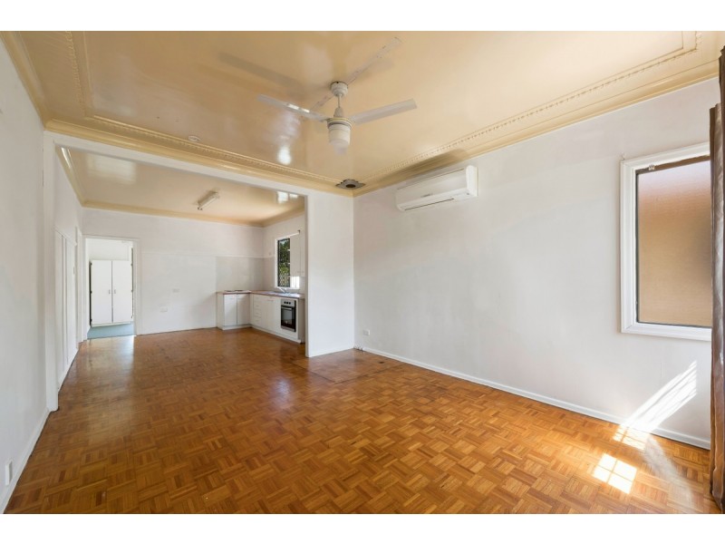 30 Doncaster Street, Newtown QLD 4350
