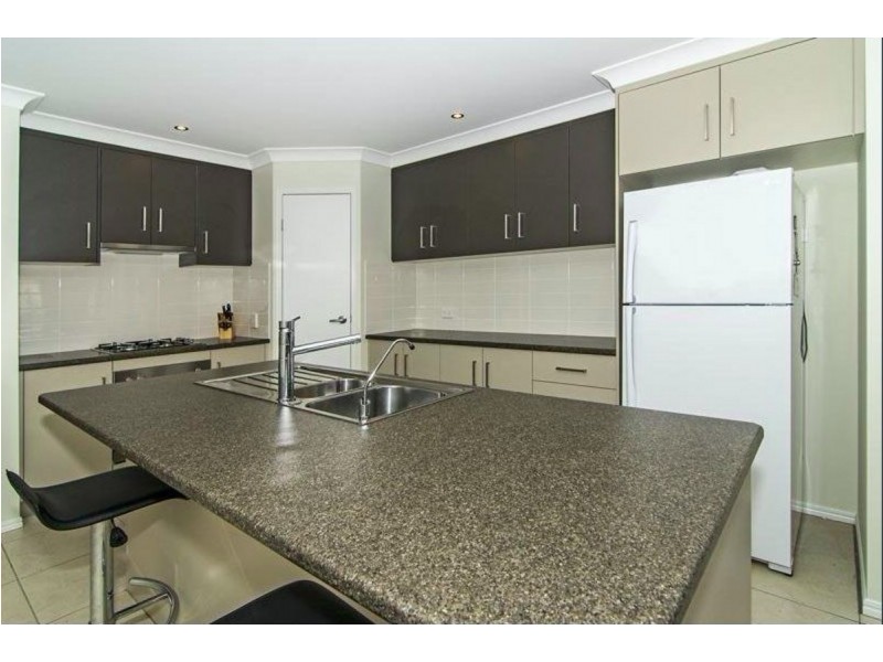 2/16 Tempest Drive, Glenvale QLD 4350