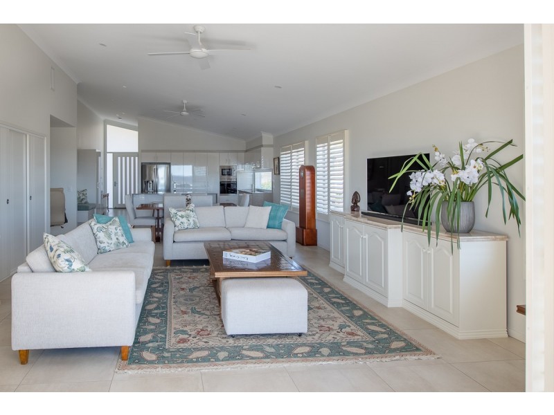 Villa 265/97-161 Hogg Street, Cranley QLD 4350