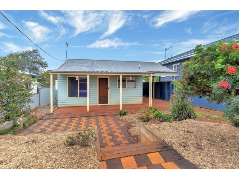 5 McWaters Street, North Toowoomba QLD 4350