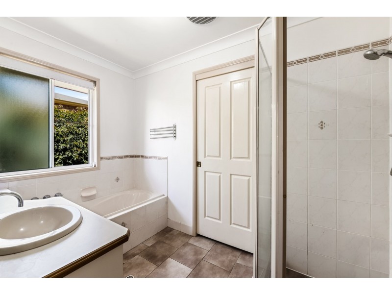 18 Gouldson Drive, Kearneys Spring QLD 4350