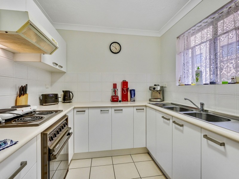 2/45 Harold Street, Holland Park QLD 4121