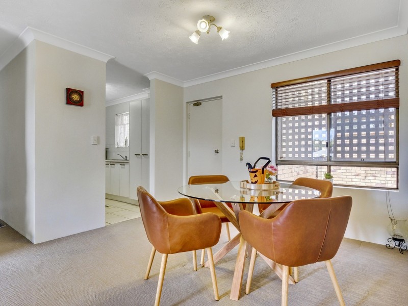 2/45 Harold Street, Holland Park QLD 4121