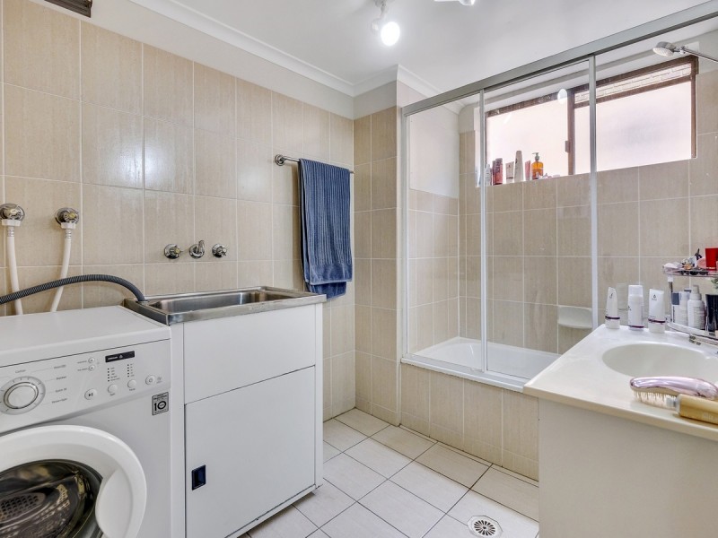 2/45 Harold Street, Holland Park QLD 4121