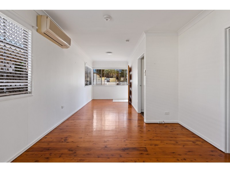 11 Weetwood Street, Newtown QLD 4350
