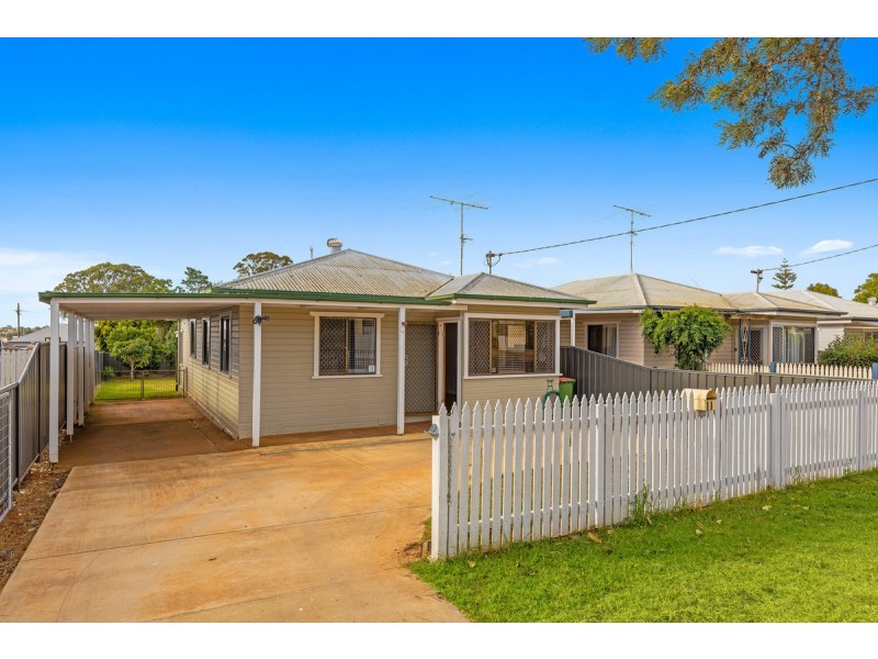 11 Weetwood Street, Newtown QLD 4350