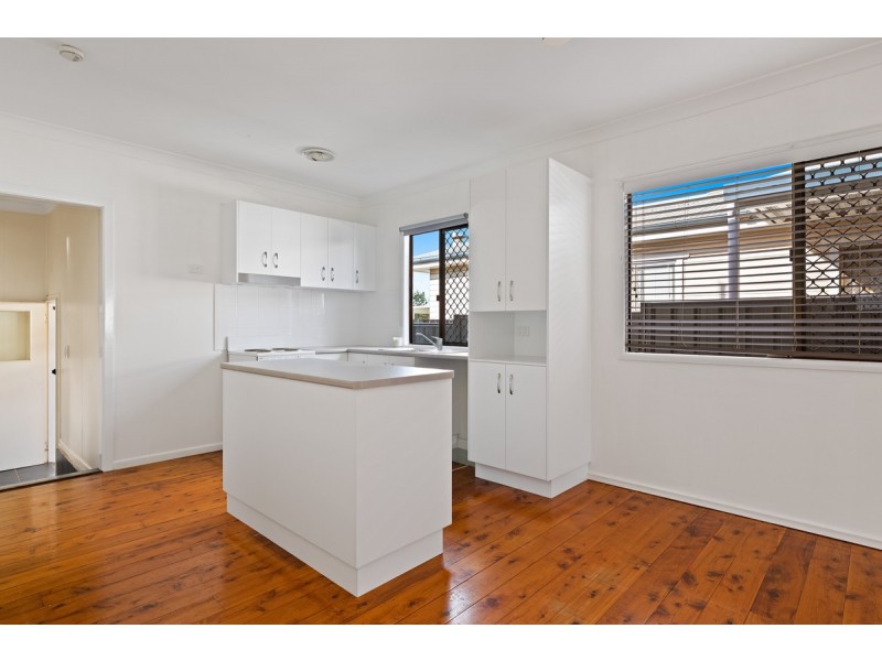 11 Weetwood Street, Newtown QLD 4350