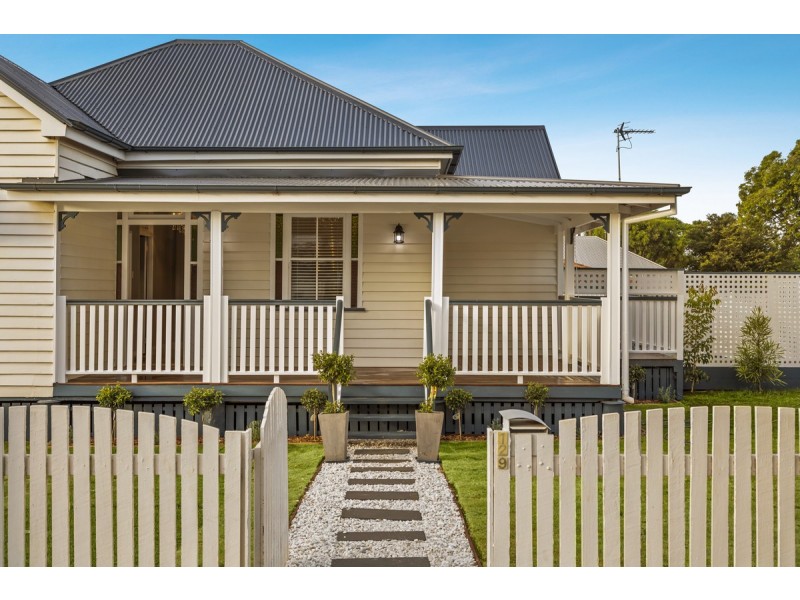 129 Taylor Street, Newtown QLD 4350