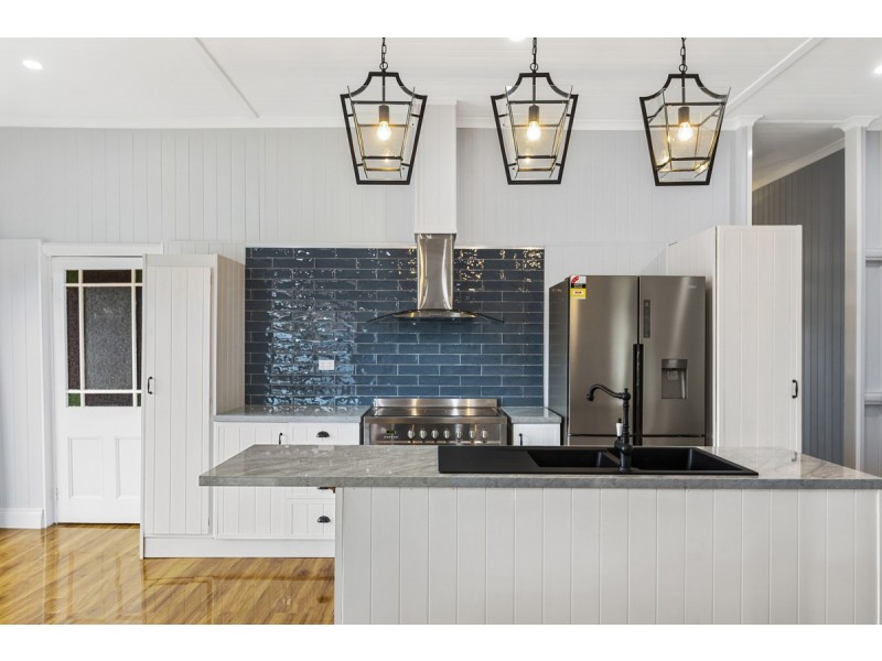 129 Taylor Street, Newtown QLD 4350