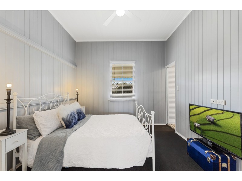 129 Taylor Street, Newtown QLD 4350