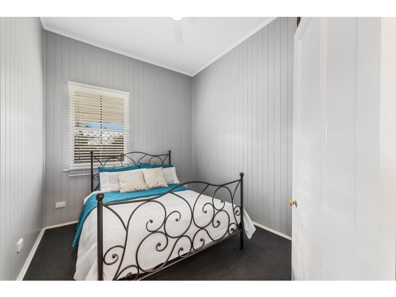 129 Taylor Street, Newtown QLD 4350