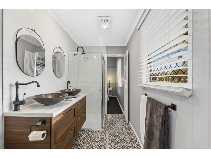 129 Taylor Street, Newtown QLD 4350