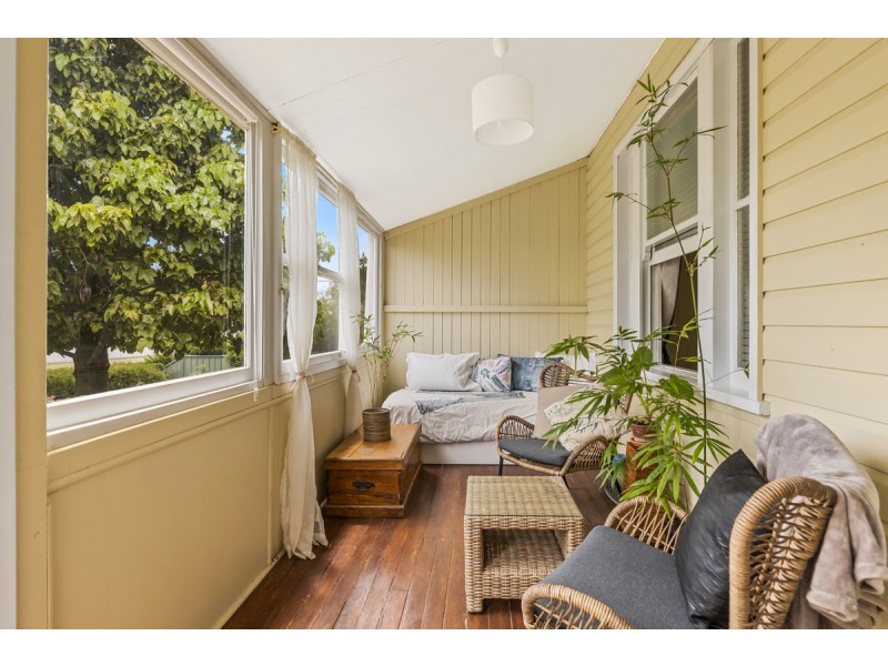 136 Hill Street, Newtown QLD 4350