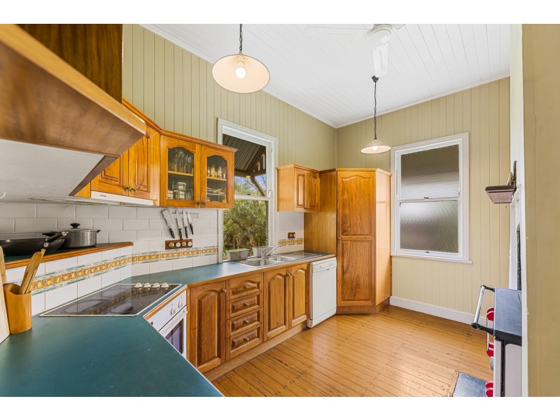 136 Hill Street, Newtown QLD 4350