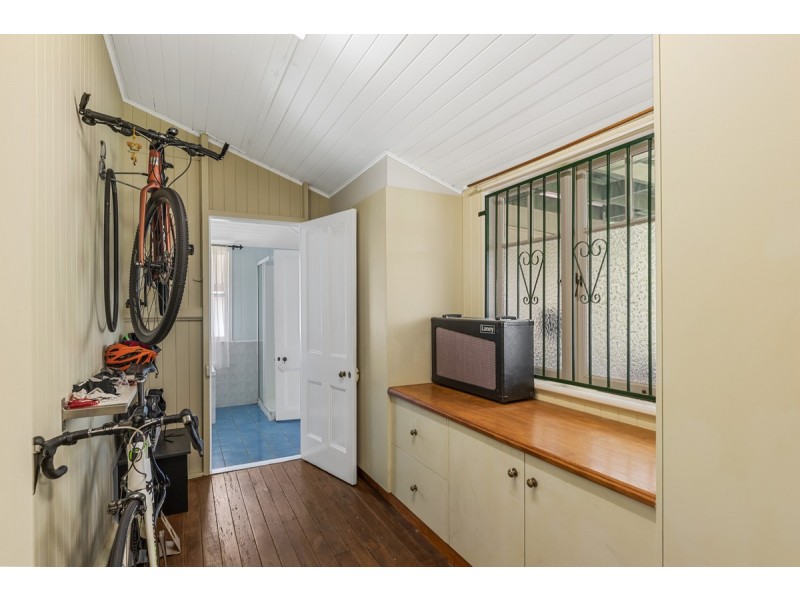 136 Hill Street, Newtown QLD 4350