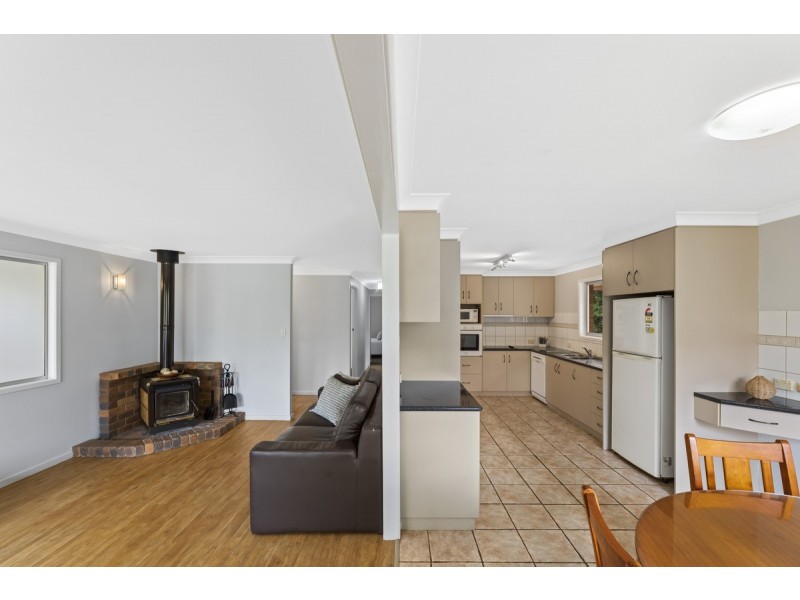 9 Talinga Street, Mount Lofty QLD 4350