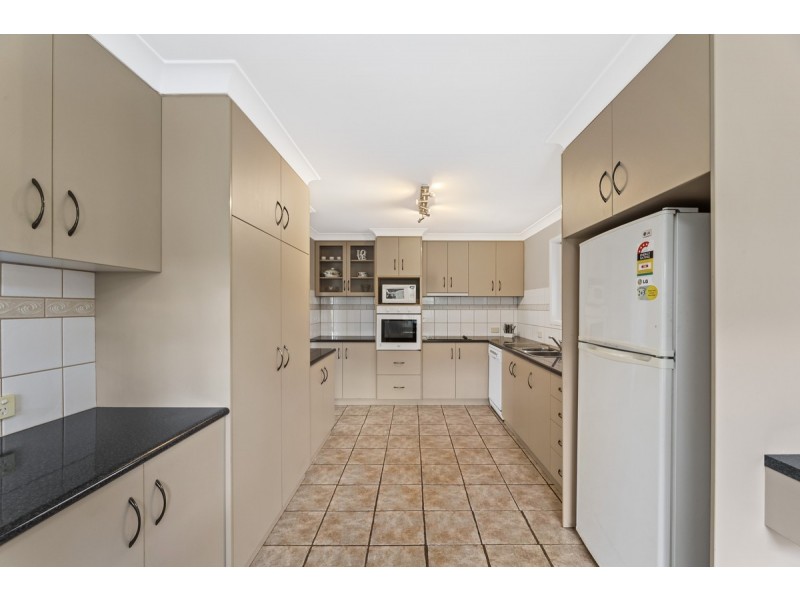 9 Talinga Street, Mount Lofty QLD 4350